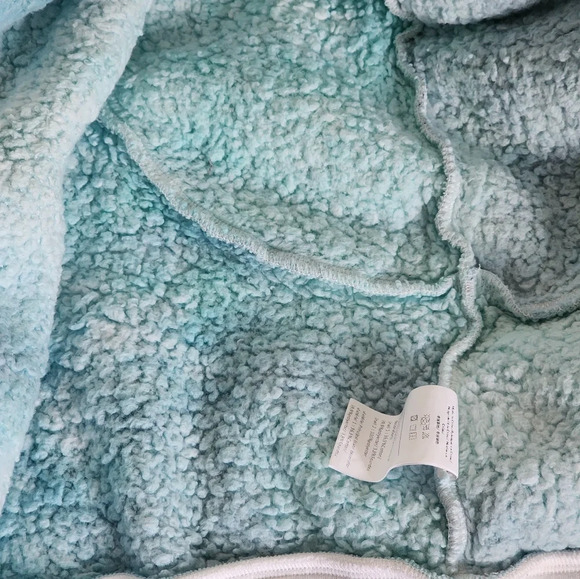 Micotaku Women's Zip Front Hoodie, Mint Couds pattern. Front angle pockets. S/M - Picture 14 of 14